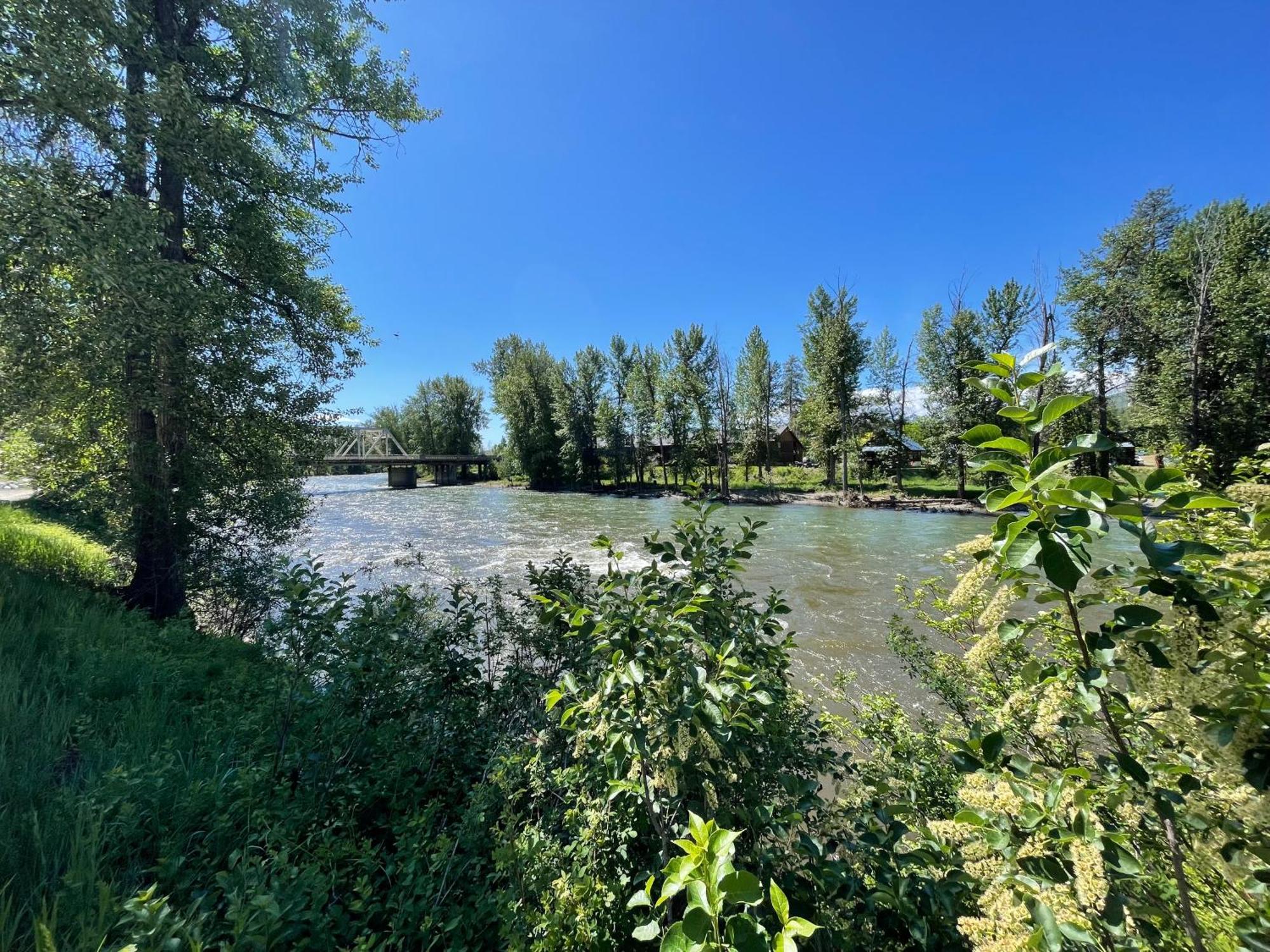 Methow River And Lodge