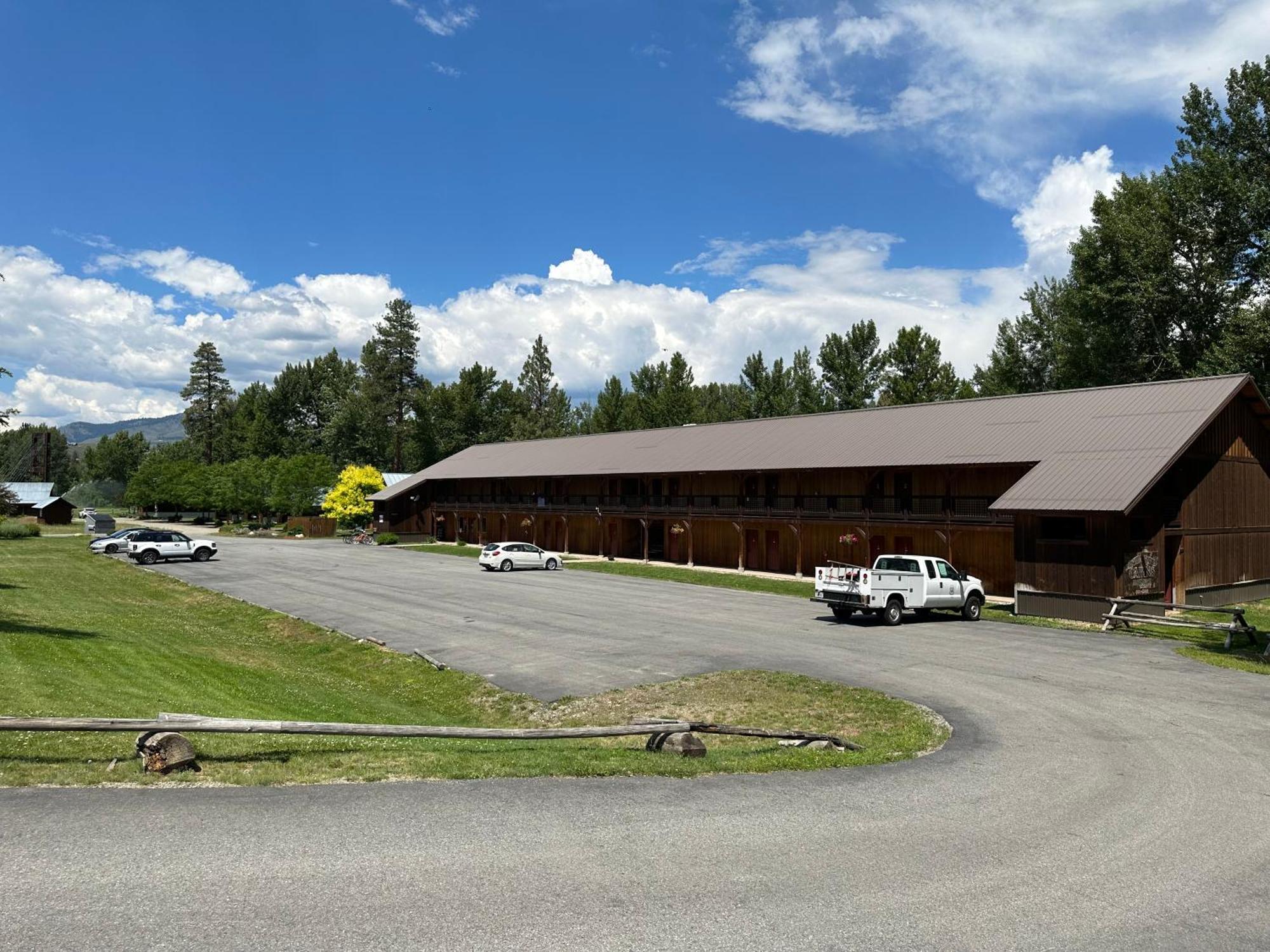 Methow River And Lodge