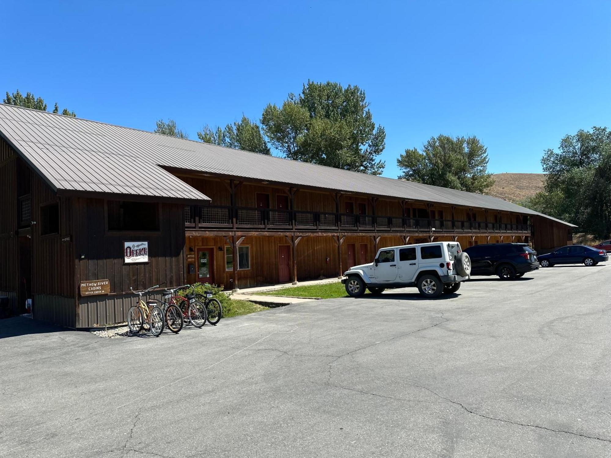Methow River And Lodge