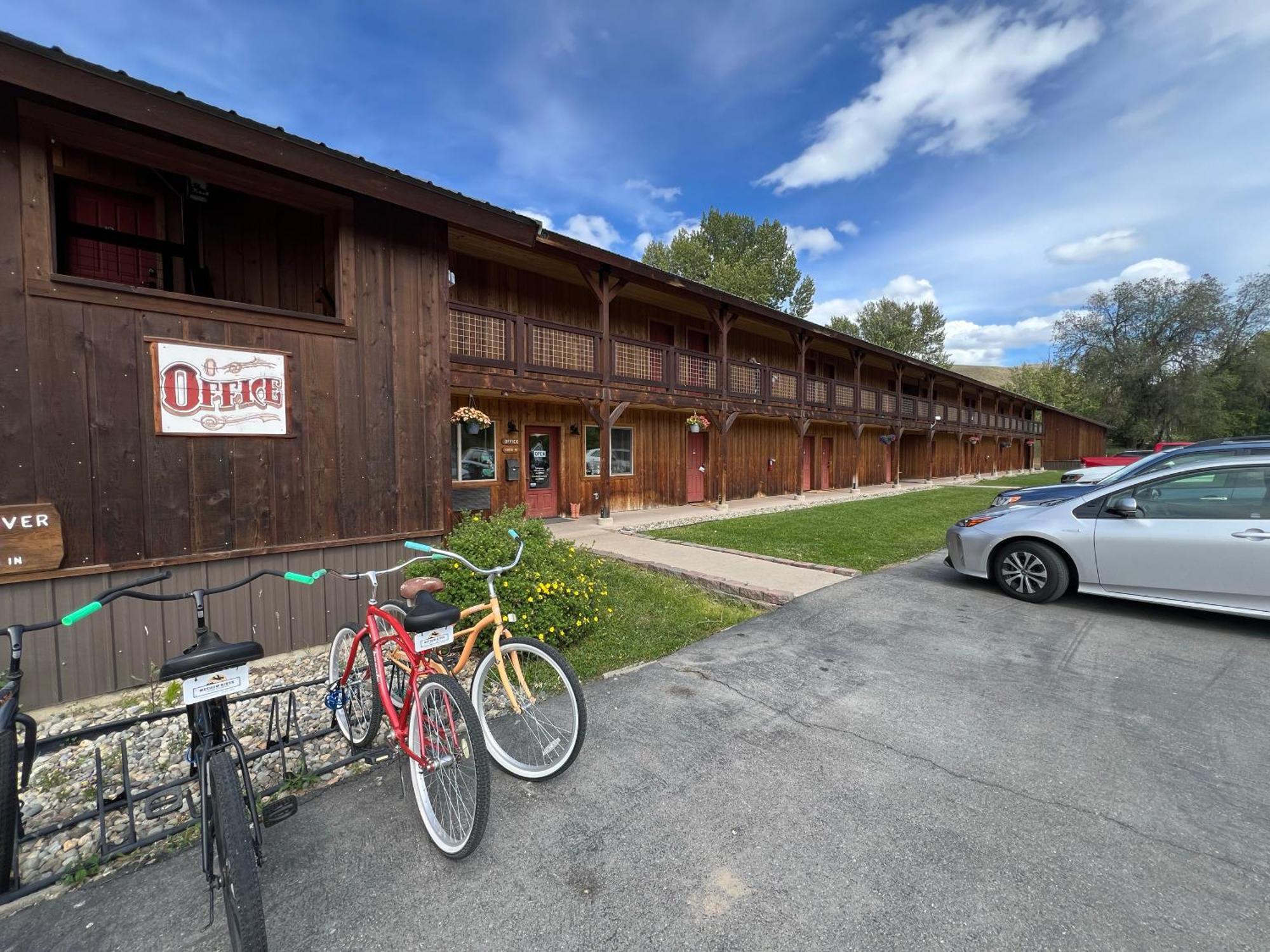 Lodge Methow River And