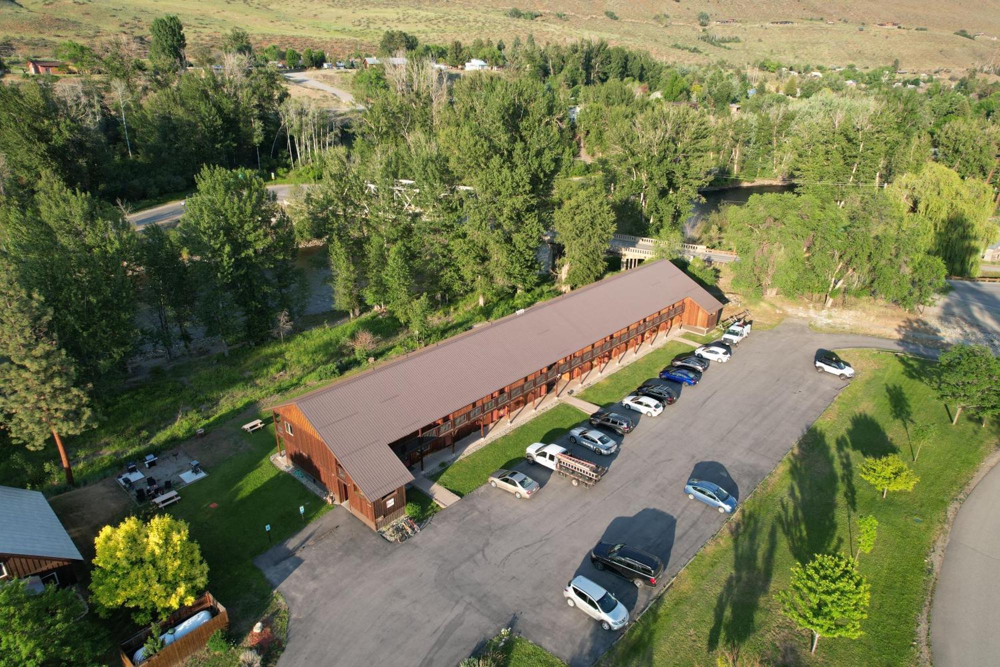 Lodge Methow River And