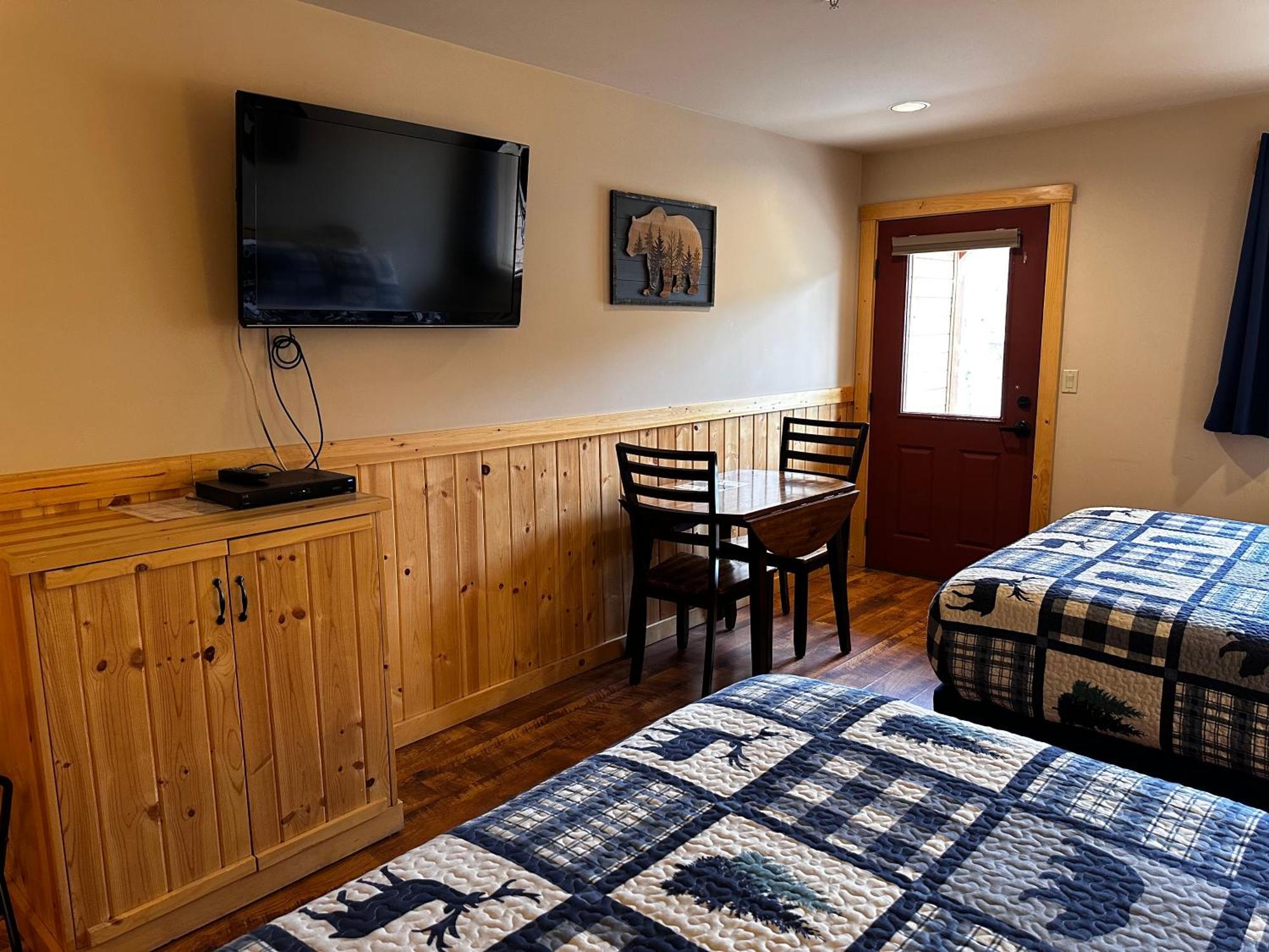 Methow River And Lodge *
