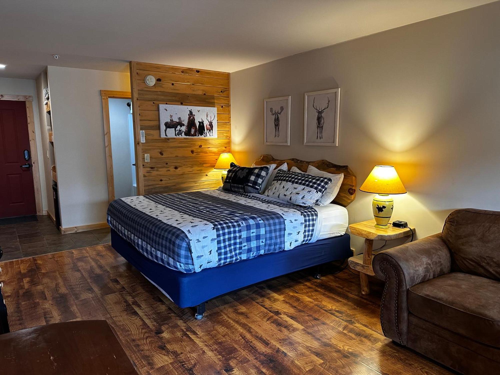 Methow River And Lodge