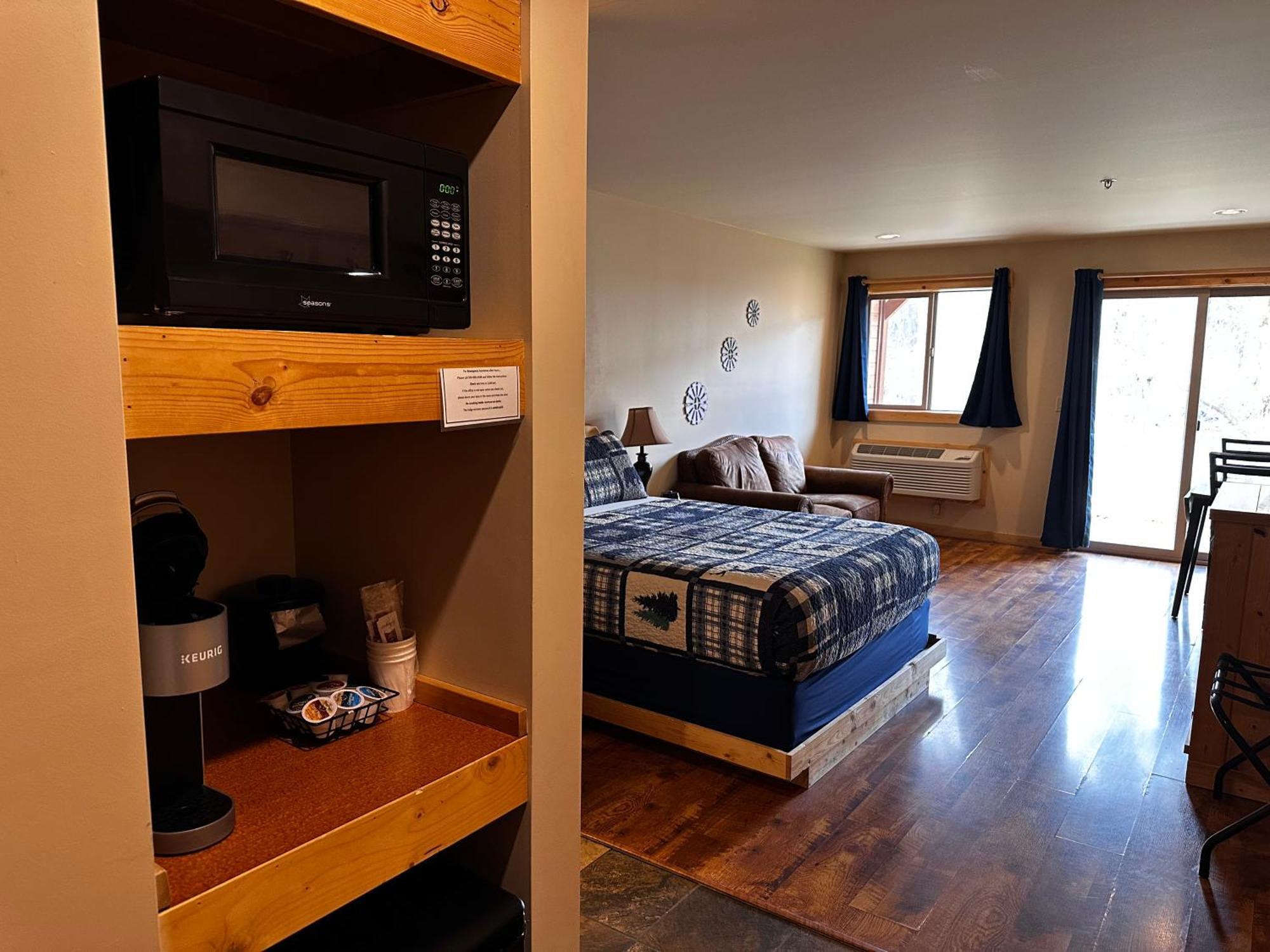 Lodge Methow River And *
