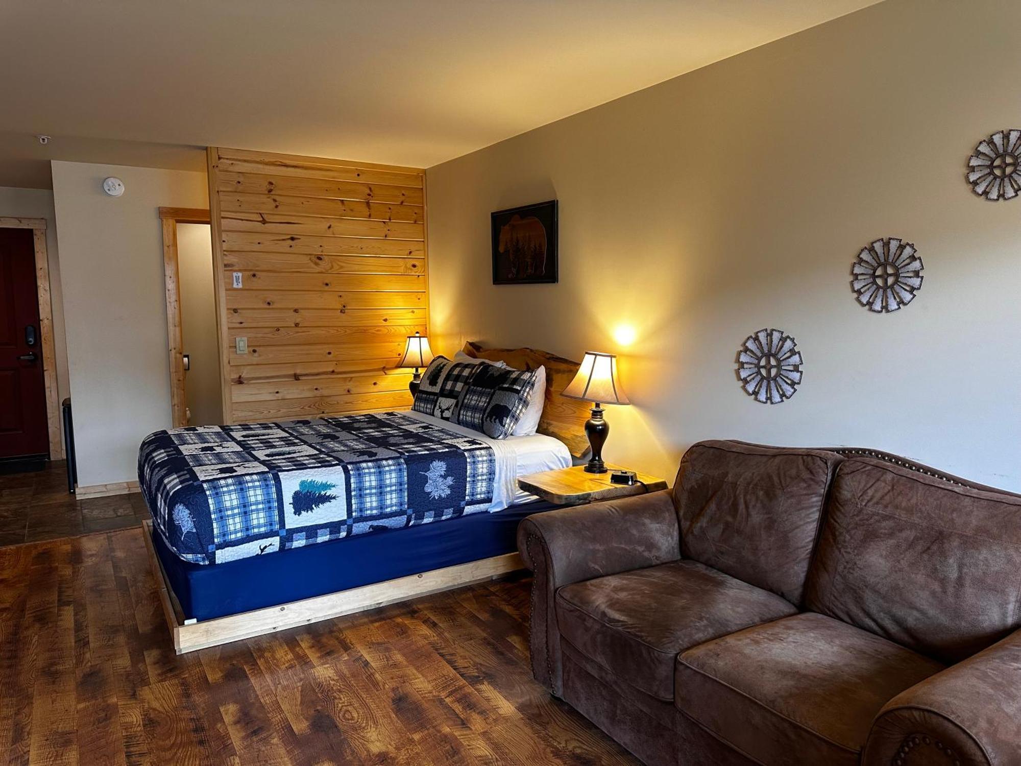 Lodge Methow River And *