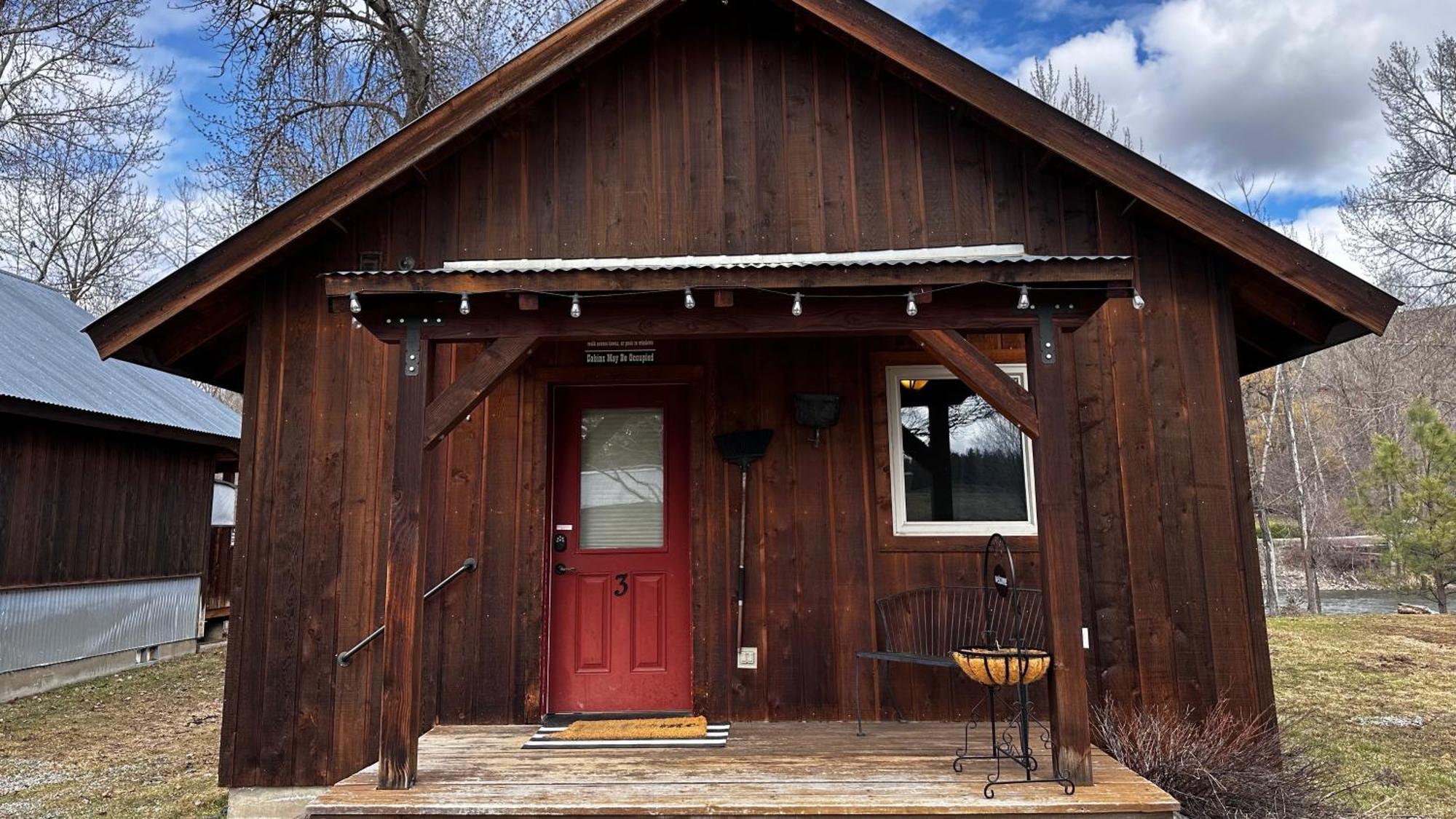 Methow River And Lodge Winthrop